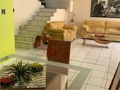 CASA EN VENTA EN JARDINES DE QUERETARO SUPER UBICACION MUY CENTRICO