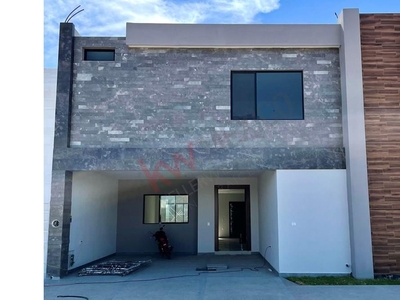Casa Nueva en Venta con acabados preciosos en Rincón del Viñedo, Los Viñedos, Torreón, Coahuila