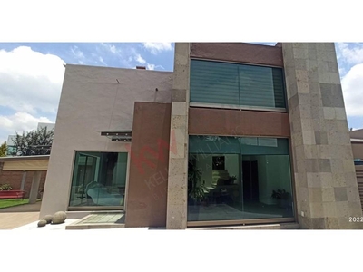 Moderna Residencia en venta en Cacalomacán, Toluca