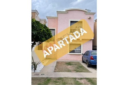 SE RENTA HERMOSA CASA EN VILLA SOLARES