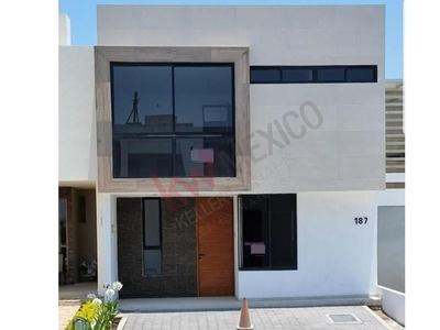 Se vende Casa a estrenar en Casa Fuerte, Tlajomulco.
