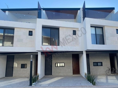 Town House nuevo en Renta, Residencial Los Fresnos, Zona Dorada de Torreón, Coahuila