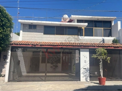 Venta de casa en Colinas del Cimatario Querétaro, excelente oportunidad de inversión