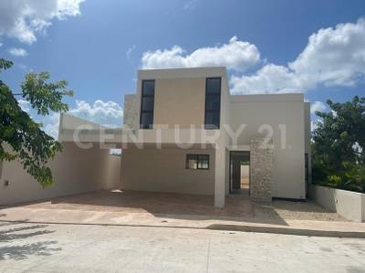 Casa en venta en zona residencial premium al norte de Mérida
