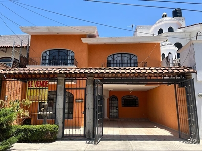 CASA EN VENTA EN ARCOS DE GUADALUPE