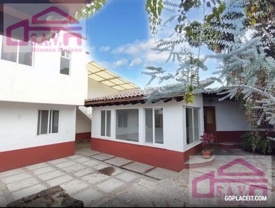 En Renta, Casa en UN NIVEL en Lomas Tetela en Cuernavaca, Morelos., Lomas de Tetela - 11 recámaras - 3 baños - 200.00 m2