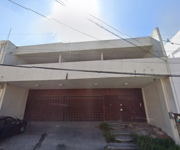 Casa En Venta Col. La Paz, Excelente Ubicación. Aa28
