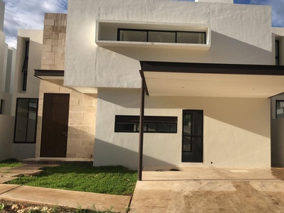 Doomos. Residencia en condominio 3 recámaras y piscina en Santa Gertrudis Copó Mérida, Yucatán