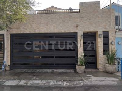 CASA EN RENTA EN COL. PRIVADAS DE CASA BLANCA EN SAN NICOLAS DE LOS GARZA