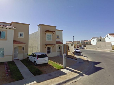 Doomos. Casa en venta de REMATE BANCARIO en Colinas Plus en San José del Cabo BCS