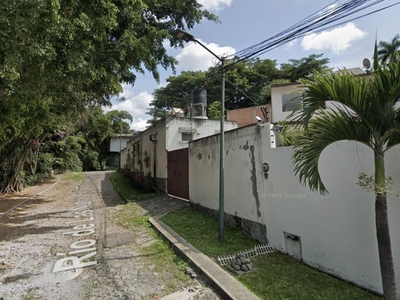 Doomos. Casa de remate bancario, Calle Río de las Nutrias, Palmira, Cuernavaca Morelos