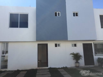 Doomos. Casa nueva de 3 recamaras en coto privado por Torreón Nvo.