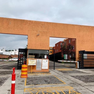 Doomos. Departamento en Venta Semi Amueblado en Fraccionamiento Las Plazas