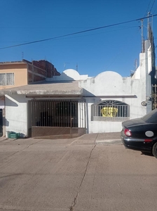 Doomos. Se vende casa para remodelar