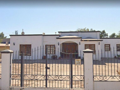 Doomos. Venta Casa 2 Habitaciones 1 Baño de Remate en Haciendas del Sol Mexicali Baja California