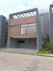 Estrena moderna casa en lomas de angelopolis