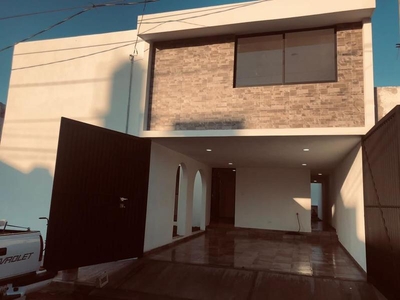 Venta Casa en Fracc Mexico68 de 4 Recámaras en Puebla