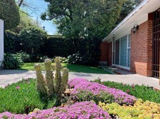 CASA CON SEGURIDAD EN LOMAS DE VISTA HERMOSA