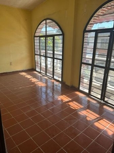 CASA CON 600 METROS EN VENTA