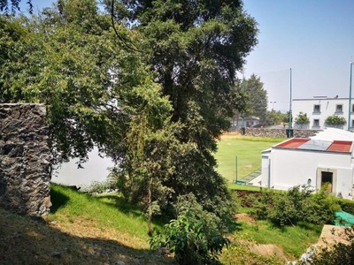 Terreno pequeño con gran vista y ubicación en Los Encinos