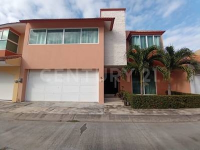 Casa en Renta Semi-amueblada, Fracc. Las palmas, Medellín de Bravo, Veracruz