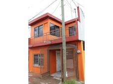 hermosa casa en venta con estacionamiento