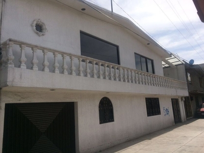 Casa en renta Avenida José López Portillo, Conjunto Hab Galaxia San Lorenzo, Toluca, México, 50019, Mex