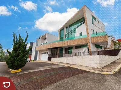 Casa En Venta En Real Del Bosque, Xalapa