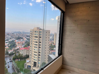 Vendo Departamento Con Doble Altura Y Terraza, Espectacular Vista En Interlomas, Mantenimiento Accesible.