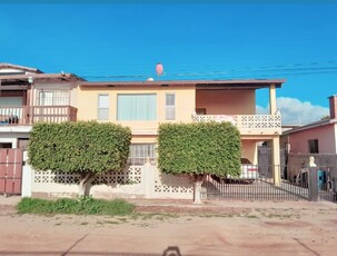 CASA DE 2 PISOS EN VENTA CERCA DEL MAR EN PLAYAS DE CHAPULTEPEC.