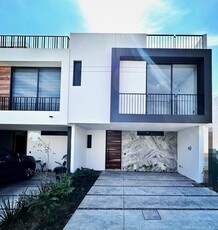 Doomos. Casa en condominio en Venta, Nueva, BOREALES COTO 2. ZAPOPAN, JAL.