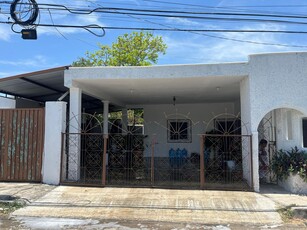 Doomos. Casa en Pedregales de Tanlum, Mérida, Zona Tranquila y cerca de todo
