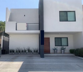 Doomos. Venta de Casa en Lomas de Juriquilla