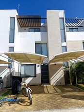 Doomos. Casa en renta en Playa del Carmen Residencial Bali II