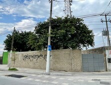 Terreno en venta en esquina en Av. Laureles (Juan Pablo II), Uso mixto distrital