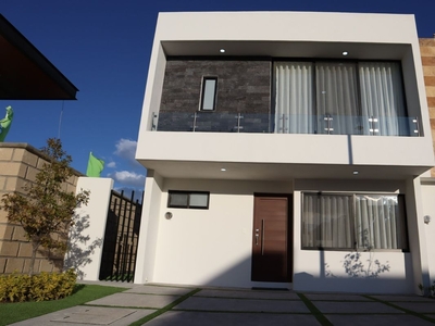 CASA EN VENTA SAN ISIDRO JURIQUILLA RCV230729-MLD