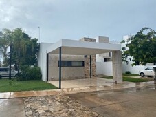 Casa de una planta en renta con PANELES SOLARES en Cholul Mérida
