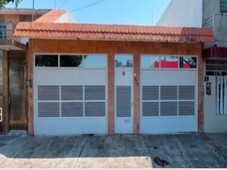 casa en venta de una planta en fracc.los pinos veracruz,ver.