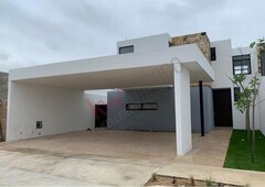 Casa nueva en renta 3 recamaras Residencial Amidanah Temozón, Mérida en Excelentes condiciones y muy bien ubicada