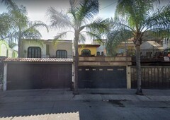 IAS AMPLIA CASA EN VENTA, CENTRO DE GUADALAJARA, JAL.