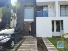 RENTA Casa Amueblada en Juriquilla Santa Fe atrás de Superama