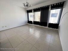 santa fe juriquilla, casa de segunda mano y 3 recámaras. venta