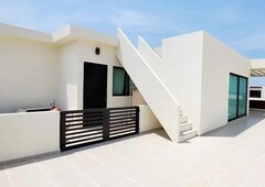 3 cuartos, 225 m se vende magnifica residencia ubicada en lomas del sol