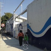 se renta bodega en legaria sobre la avenida