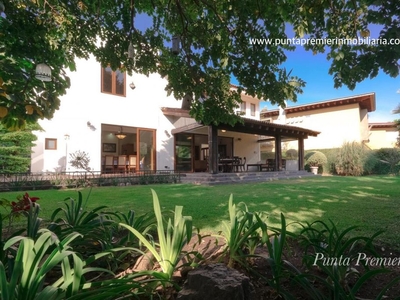 Casa De Lujo En Venta En Zapopan Coto Villa Magna Colomos Patria Andares