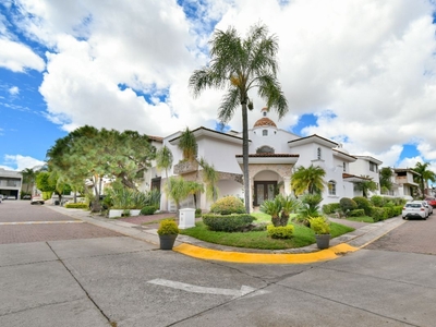 Casa en venta, Paseo Royal Country, Zapopan.