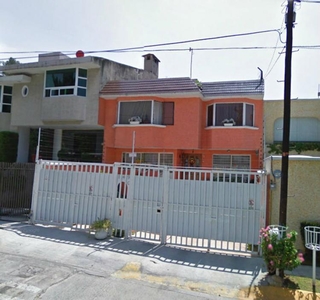 Casa en Venta en Jardines de Satelite Naucalpan de Juárez, Mexico