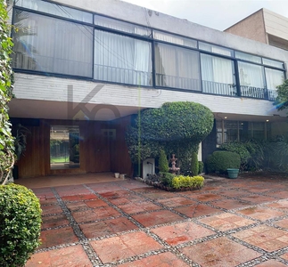 Doomos. Casa en condominio - Lomas de Tecamachalco