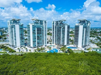 Doomos. Departamento en venta en Cancún, Be Towers, de Lujo, 4 recámaras, de 315 m2, Puerto Cancún