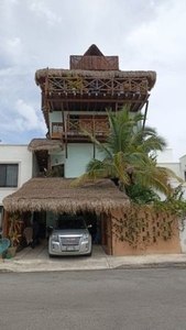 Casa con 3 habitaciones con terraza, balcon y mirador en Playa del Carmen